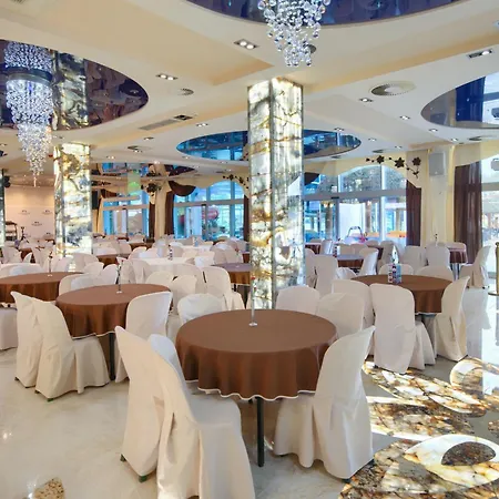 招待所 Bialy Dom 4*