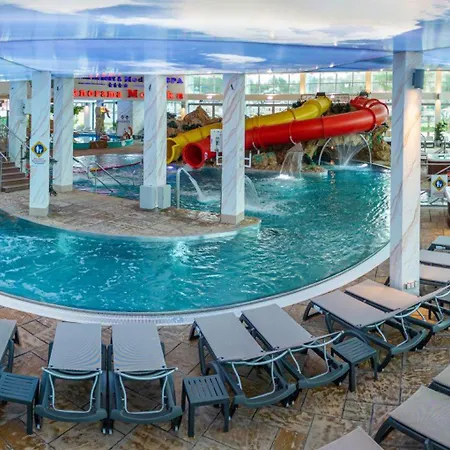 招待所 Bialy Dom 4*